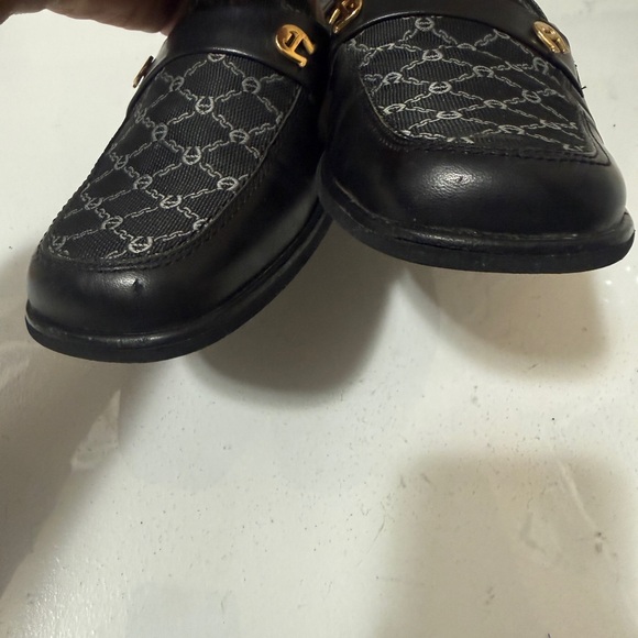 Leather mules, Etienne Aigner, signature logo pattern 
 is an American fashion - Picture 11 of 16